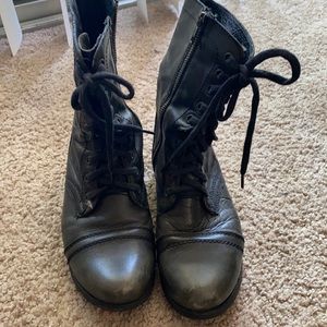 Combat boots